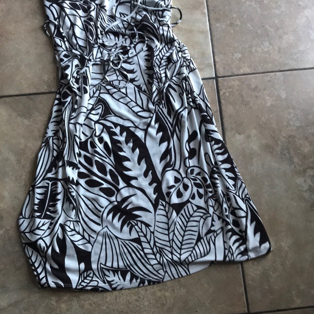 Dress - Picture 3 of 4